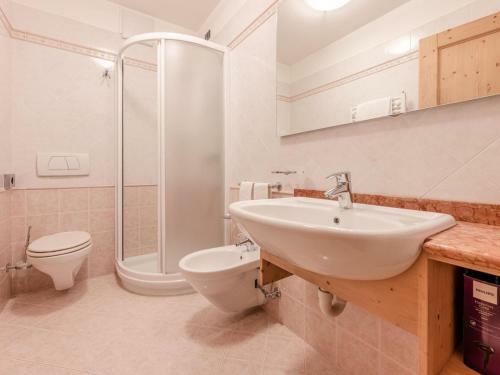 Authentic Apartment In Commezzadura With Garden