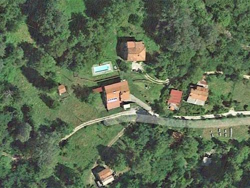 Pleasant Holiday Home In Gallicano With Garden