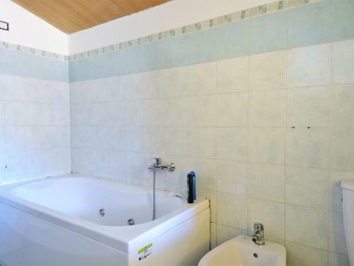 Pleasant Holiday Home In Gallicano With Garden