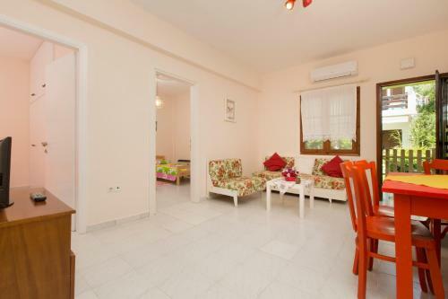Pefkochori Apartment Next To The Beach