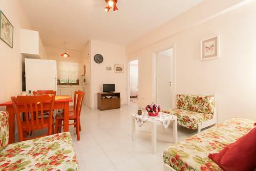 Pefkochori Apartment Next To The Beach