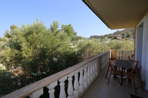 Villa Argo 2 - Beachfront, Big Gardens, Location!