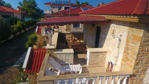 Villa Argo 2 - Beachfront, Big Gardens, Location!