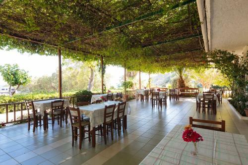 Hostal Preveli Crete - Dionysos Tavern & Rooms