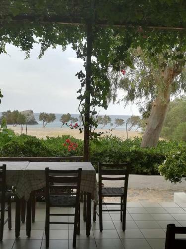 Hostal Preveli Crete - Dionysos Tavern & Rooms