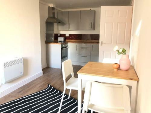 Granby Apartments F-1