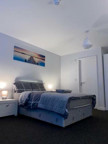 Large Apartment In City Centre With Parking!