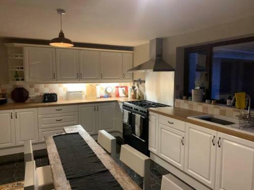 Remote And Spacious House With Sweeping Sea Views Towards Tenby