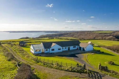 Remote And Spacious House With Sweeping Sea Views Towards Tenby