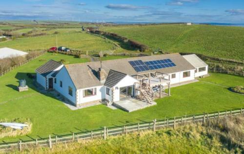 Remote And Spacious House With Sweeping Sea Views Towards Tenby