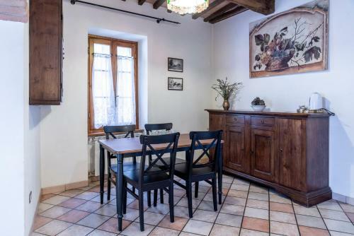 Beautiful Tuscan 2 Story House - Exclusive Use