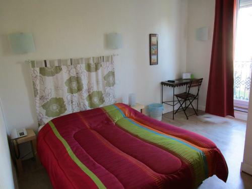 Hotel H�tel Des Po�tes Avec Garage Priv�