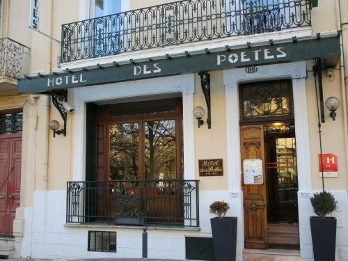 Hotel H�tel Des Po�tes Avec Garage Priv�