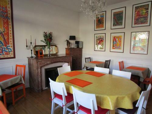 Hotel H�tel Des Po�tes Avec Garage Priv�