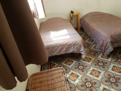 Hotel H�tel Des Po�tes Avec Garage Priv�