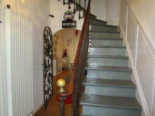 Hotel H�tel Des Po�tes Avec Garage Priv�