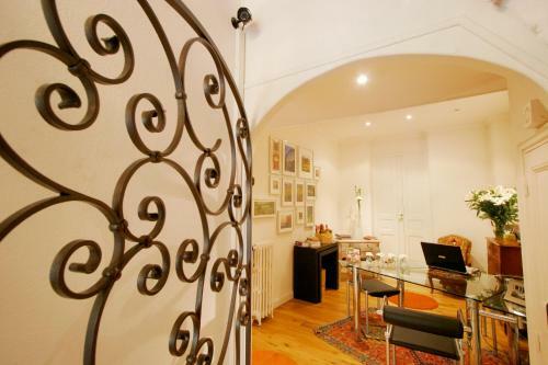 Hotel H�tel Des Po�tes Avec Garage Priv�