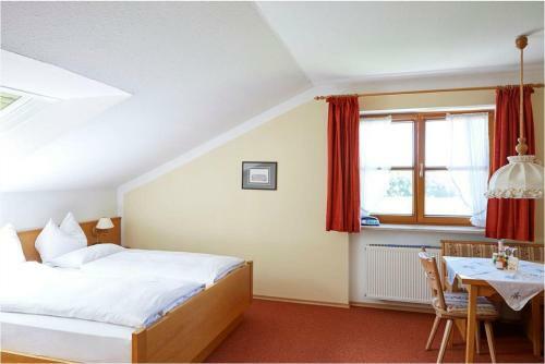 Hostal G�stehaus Bauer Am Golfplatz
