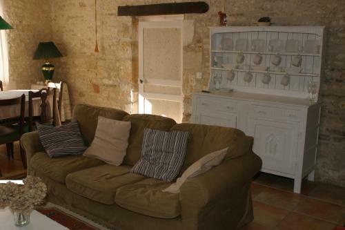 3 Bed Gite With Private Pool & Garden In Nantille