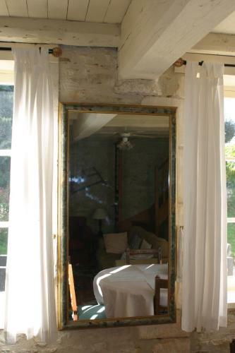 3 Bed Gite With Private Pool & Garden In Nantille