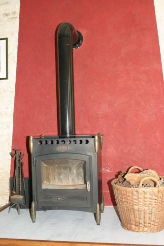 3 Bed Gite With Private Pool & Garden In Nantille