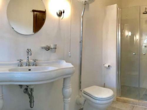 Inviting Villa At Cortona With Private Fenced Garden
