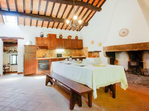 Rustic Farmhouse In Cortona With Private Garden