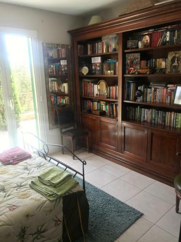 Villa Mit Privaten Schwimmpool Undaussenwhirlpol