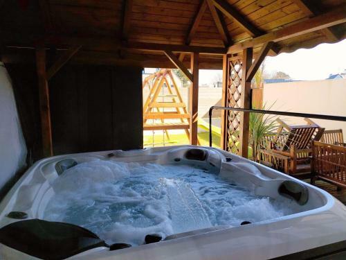 Holiday Home With Jacuzzi Close To The Beach