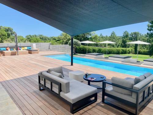 Grande Villa Design Avec Piscine Au Calme