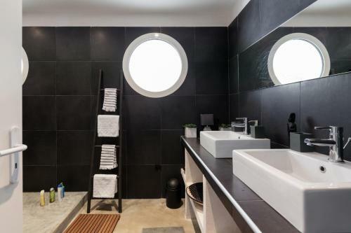 Grande Villa Design Avec Piscine Au Calme