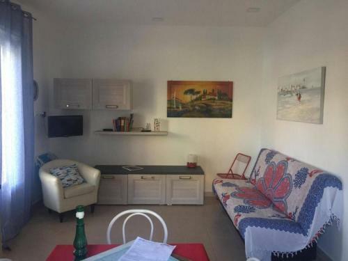 Holiday Home A Stones Throw From The Sea