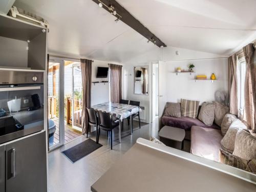 Cosy Holiday Home In Saint-jean-de-monts With Shared Pool