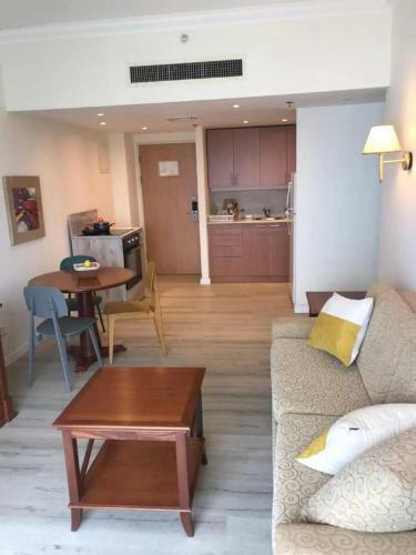 Apartamento Beautiful Beach Home + Sea View Balcony!