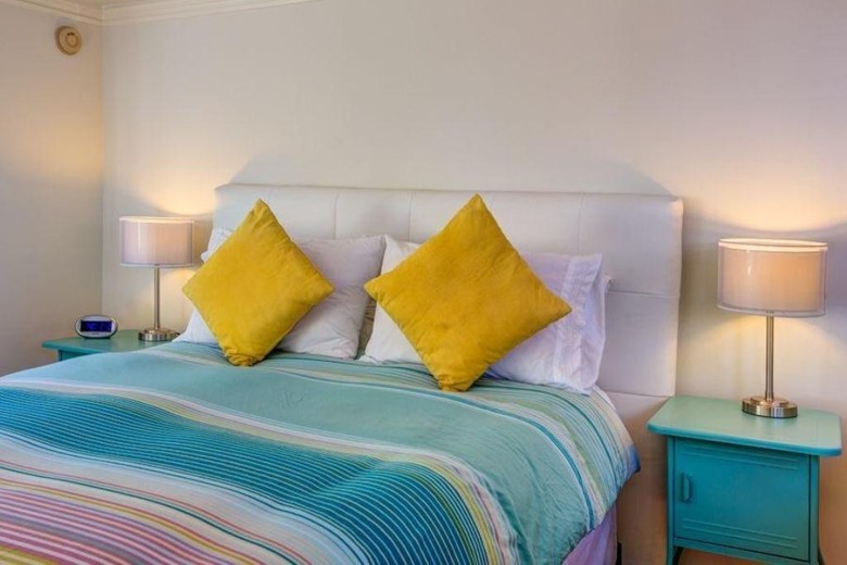Beverly Hills Modern Guesthouse