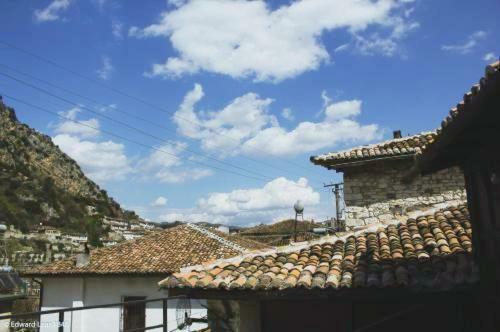 Hostel Edward Lear 1848