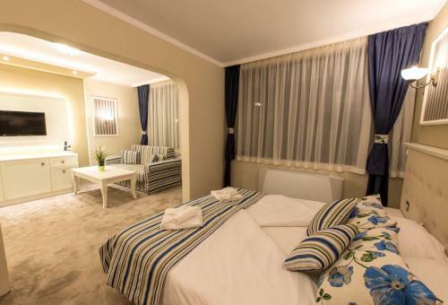 Motel Park Hotel Raya Garden