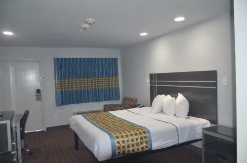 Motel Travelers Inn & Suites