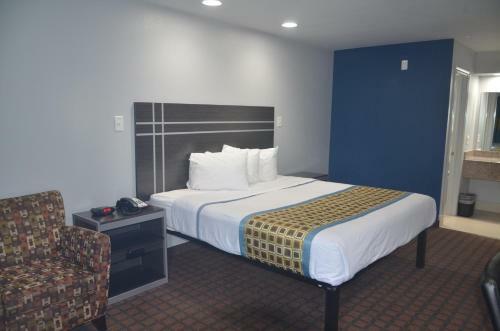 Motel Travelers Inn & Suites