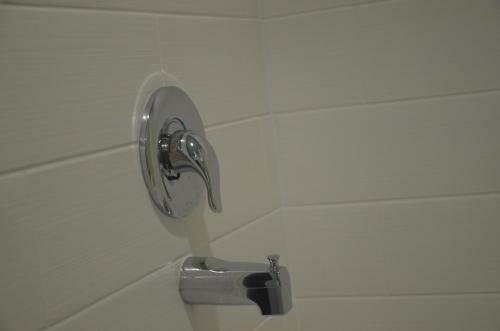 Motel Travelers Inn & Suites
