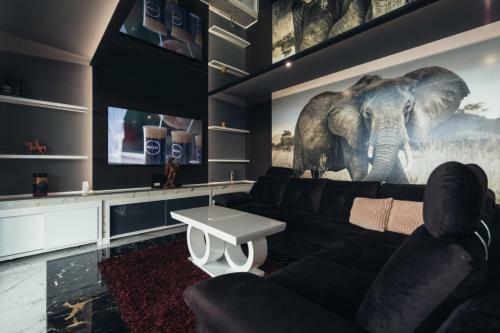 Villa Elephant