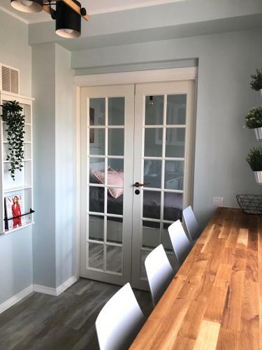 Niine Apartment 12