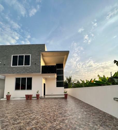 Lakeside Homestay