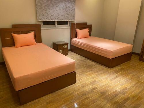 Modern Design & Large Apartment In Front Of Giza Pyramids