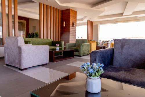 Nine Pyramids View Hotel