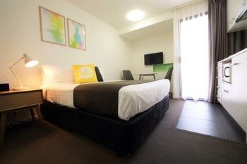 Aparthotel City Edge North Melbourne Apartment Hotel
