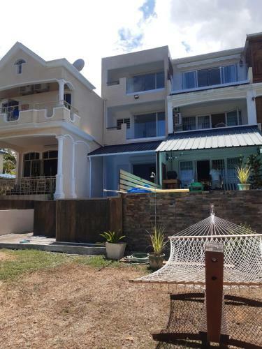 Apartamento La Falaise Sea Front Villa