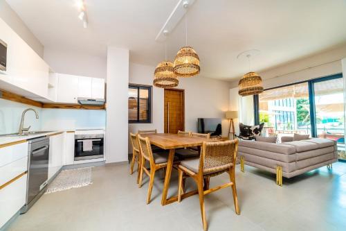 One Bay Residence Modern Contemporary Apartment Flat 4