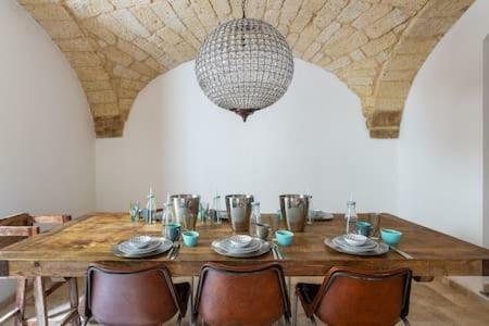 Authentic-large Town Villa In The Historic Center