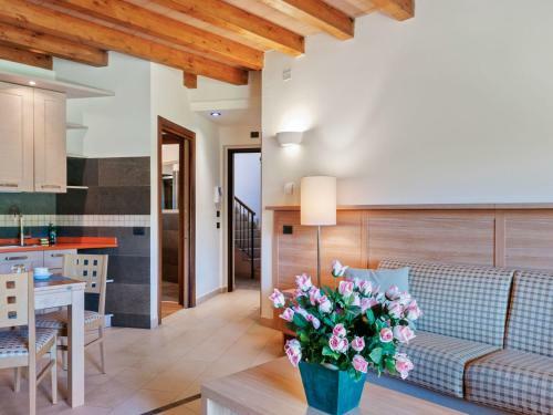 Gorgeous Holiday Home In Scanno With Garden